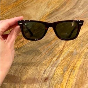 Rayban-wayfarer sunglass